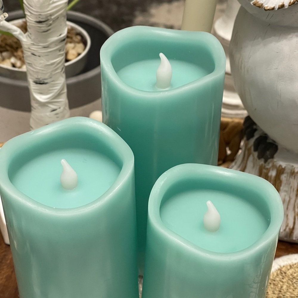 HOME REFLECTIONS Set of 3 Flameless Candles With Remote Control In Sage - Picture 5 of 12